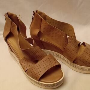 Love women's size 9.5/40 strap faux leather platform sandals with rhinestones.